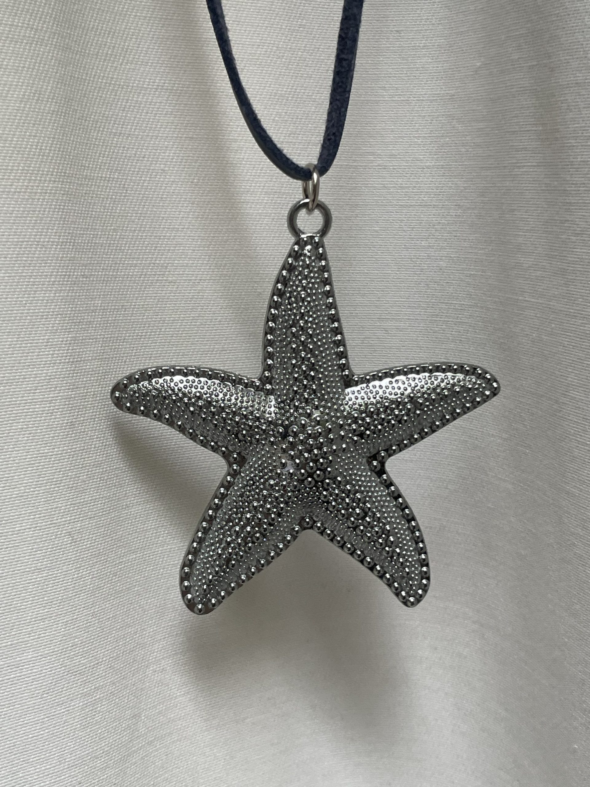 שרשרת חוט זמש עם תליון כוכב