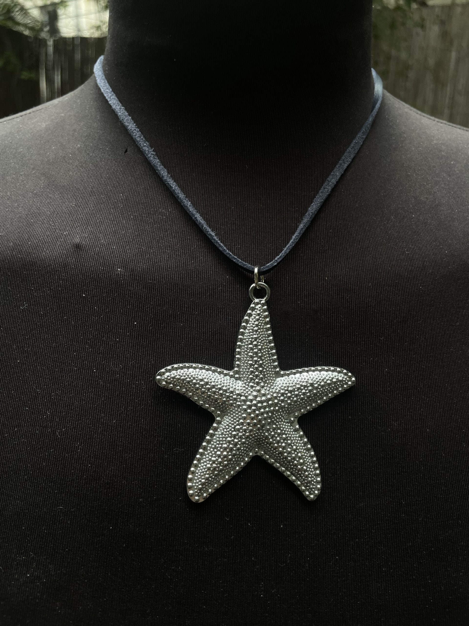 שרשרת חוט זמש עם תליון כוכב