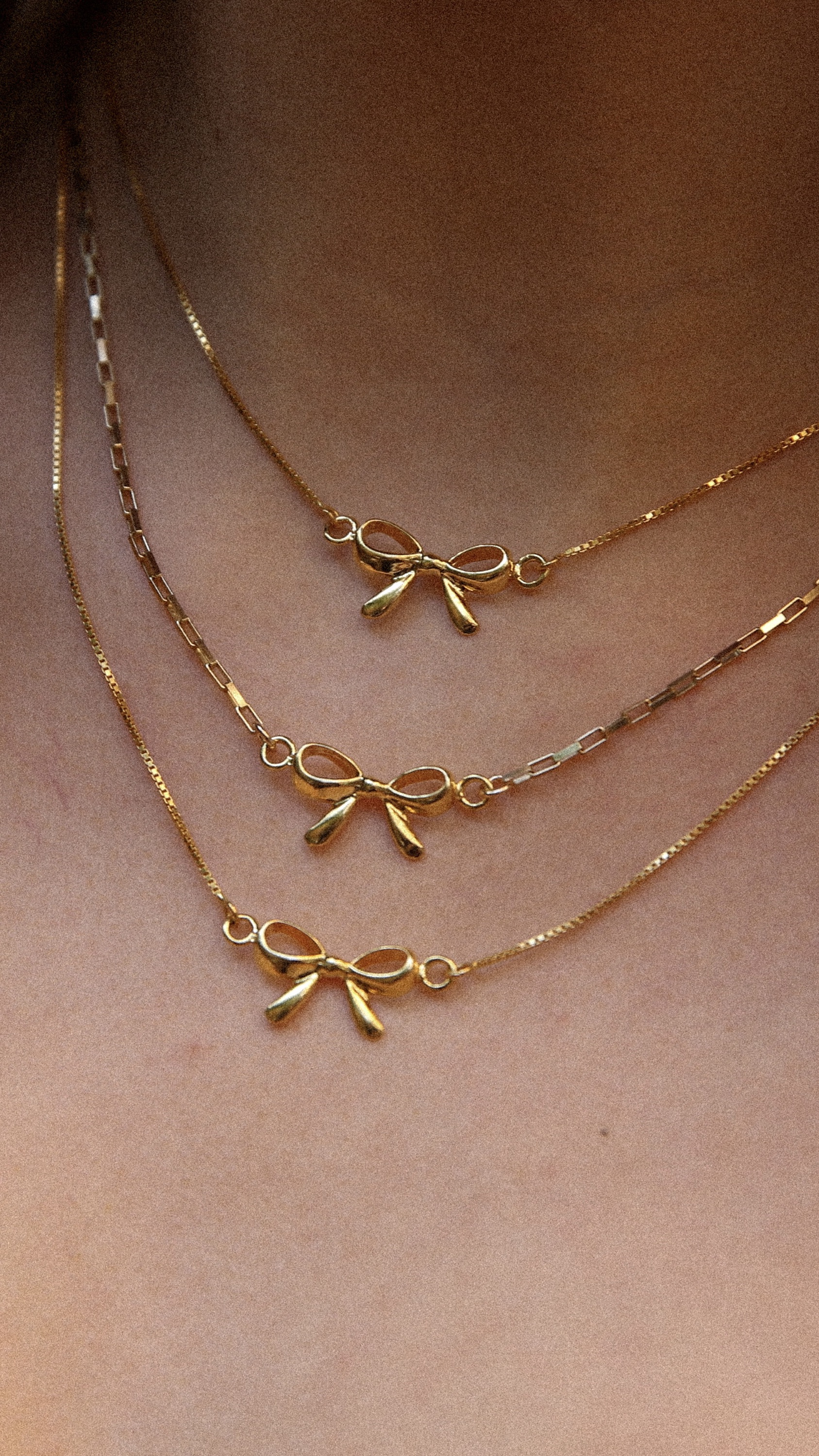 Gold Bow Link Necklace